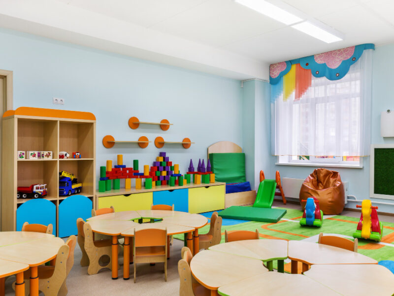 kindergarten-modern-interior-room-classes-games